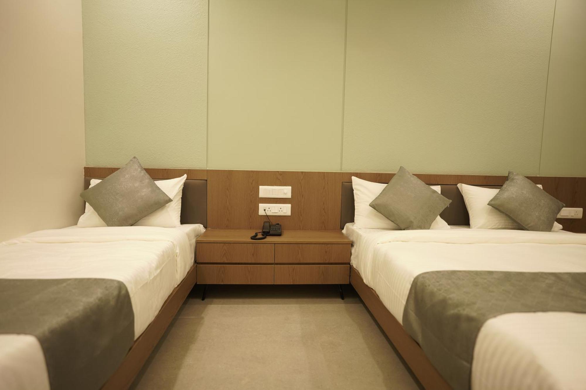 A Square Executive Hotel アウランガーバード エクステリア 写真
