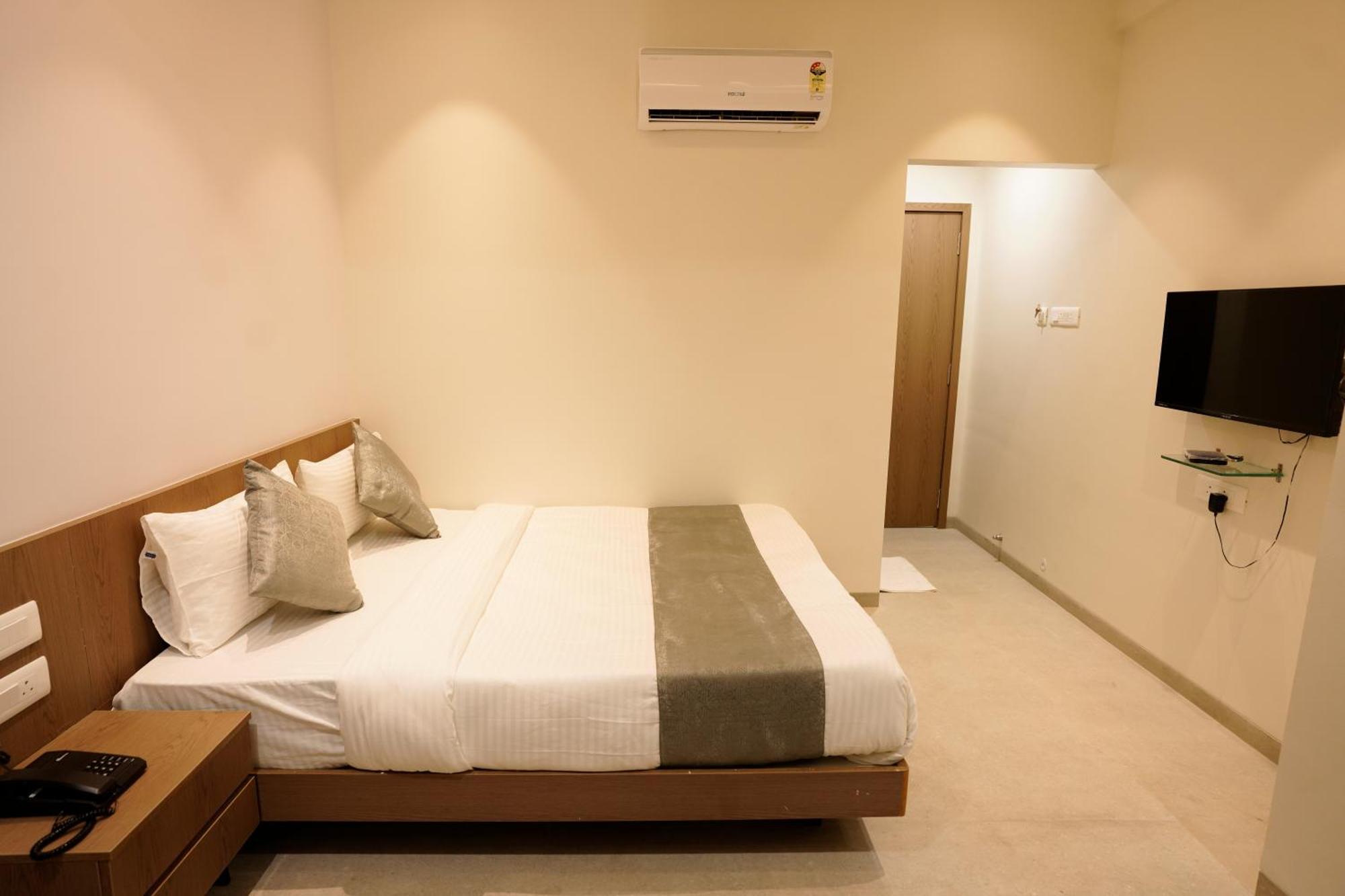 A Square Executive Hotel アウランガーバード エクステリア 写真