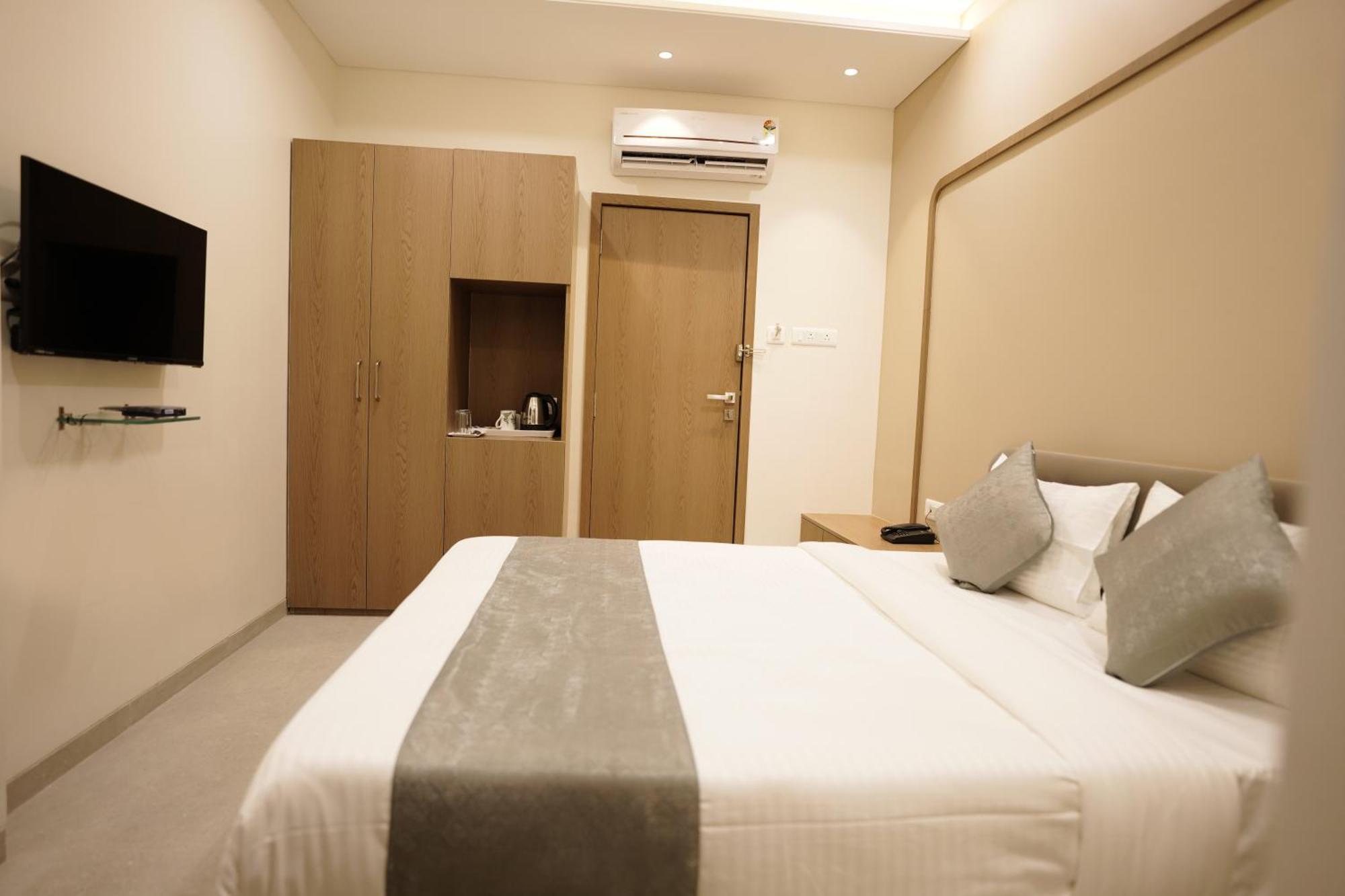 A Square Executive Hotel アウランガーバード エクステリア 写真