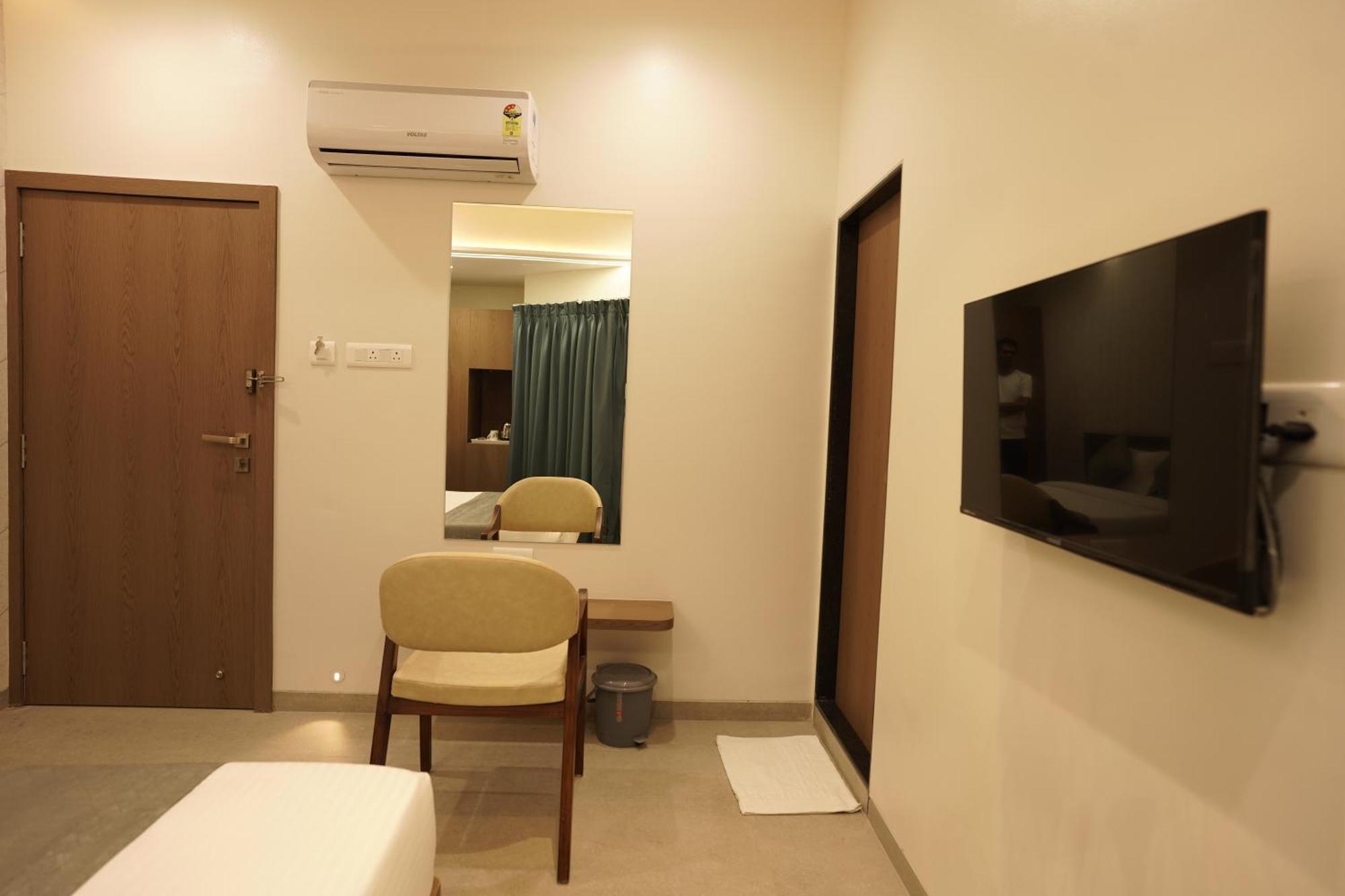 A Square Executive Hotel アウランガーバード エクステリア 写真